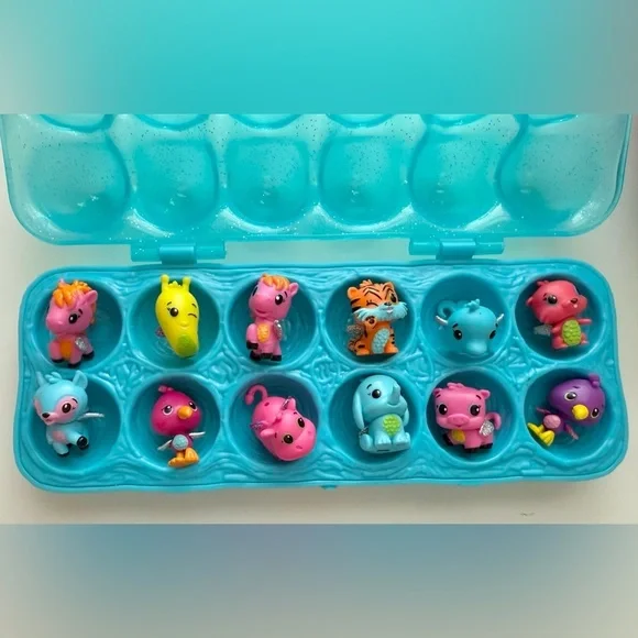 Hatchimal Bundle - 70+ pieces including accessories - Picture 4 of 9